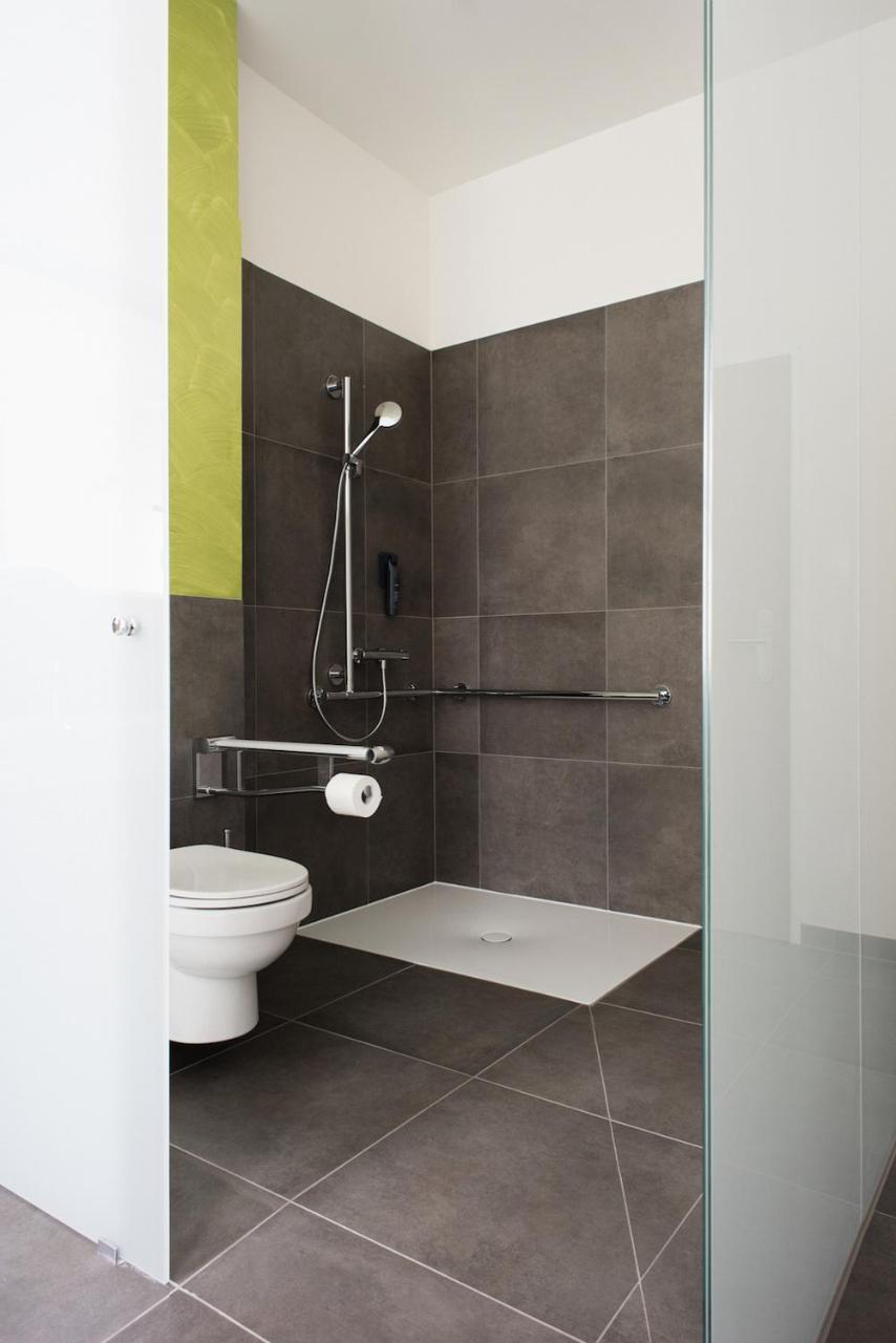 Eee Hotel Traun Luaran gambar