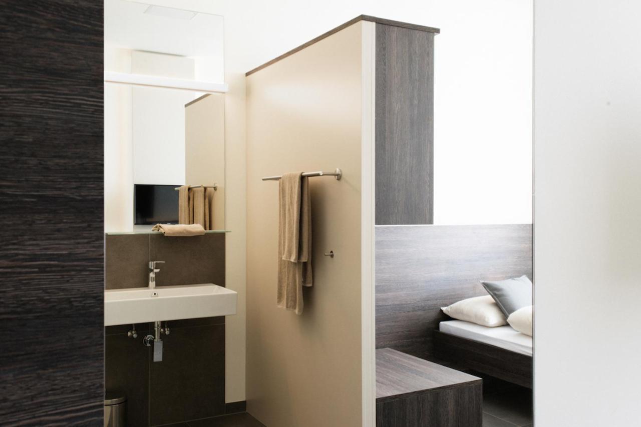 Eee Hotel Traun Luaran gambar