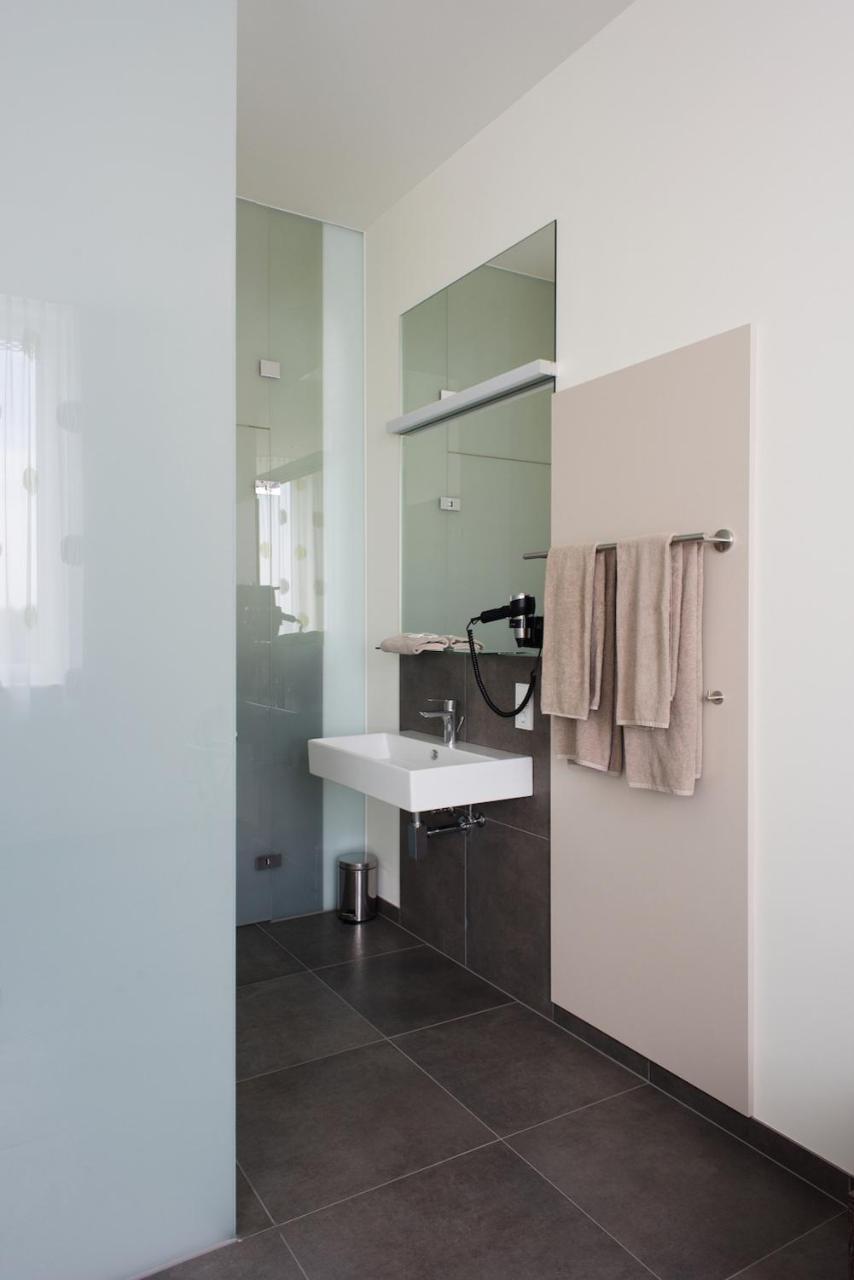 Eee Hotel Traun Luaran gambar