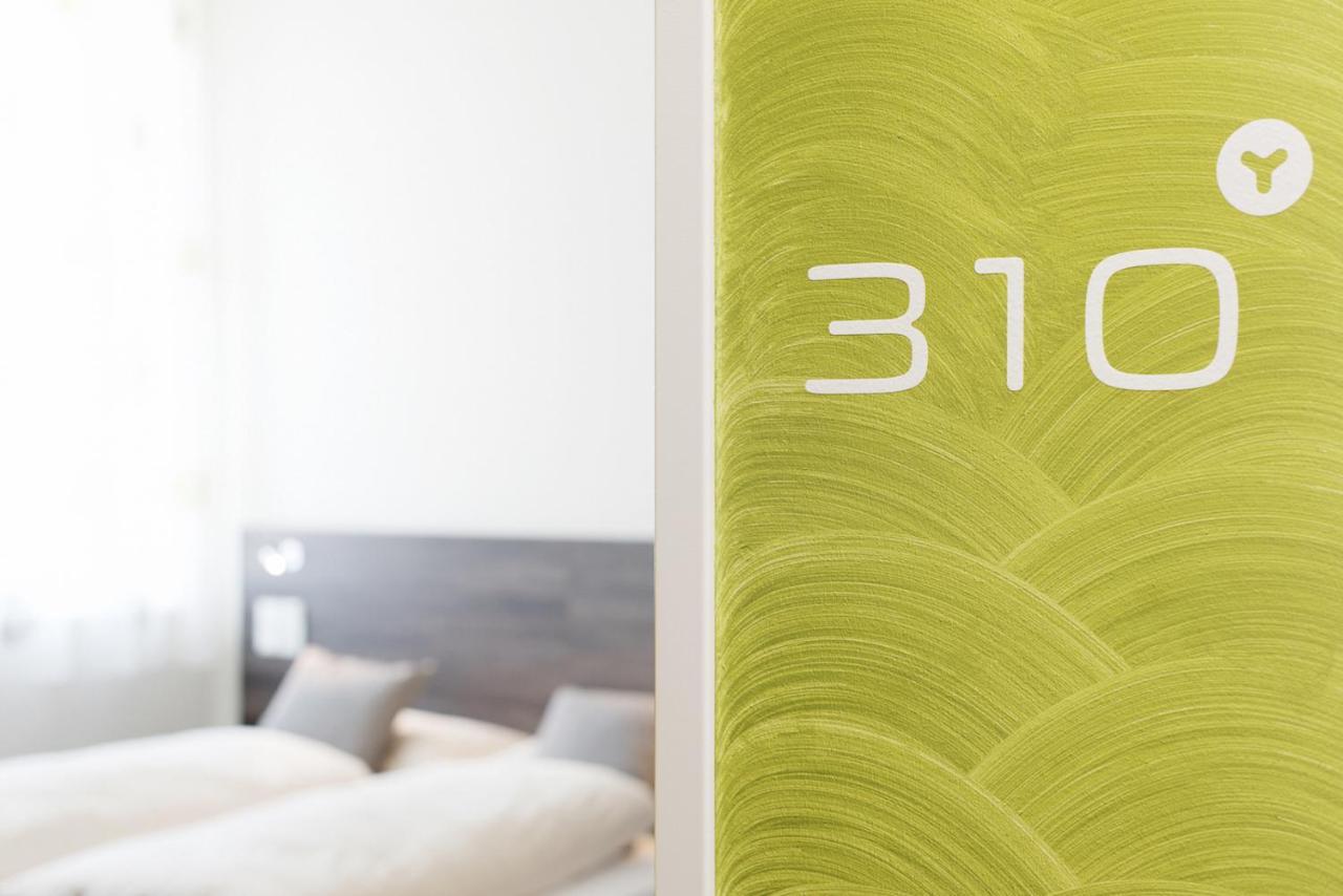 Eee Hotel Traun Luaran gambar