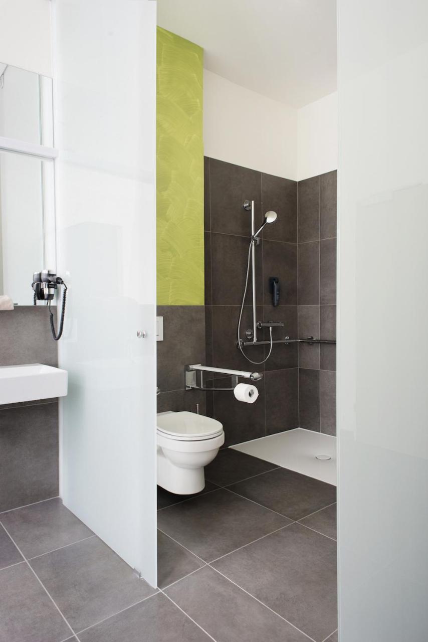 Eee Hotel Traun Luaran gambar