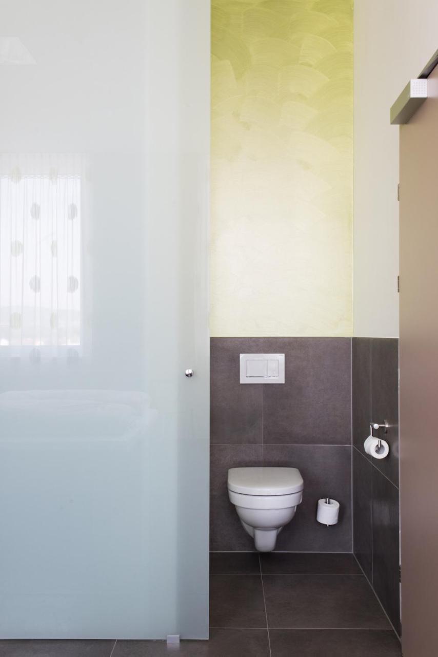 Eee Hotel Traun Luaran gambar