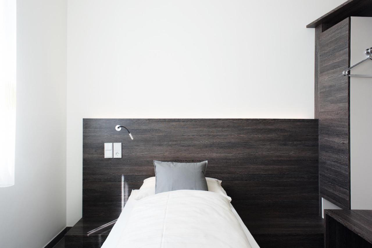 Eee Hotel Traun Luaran gambar