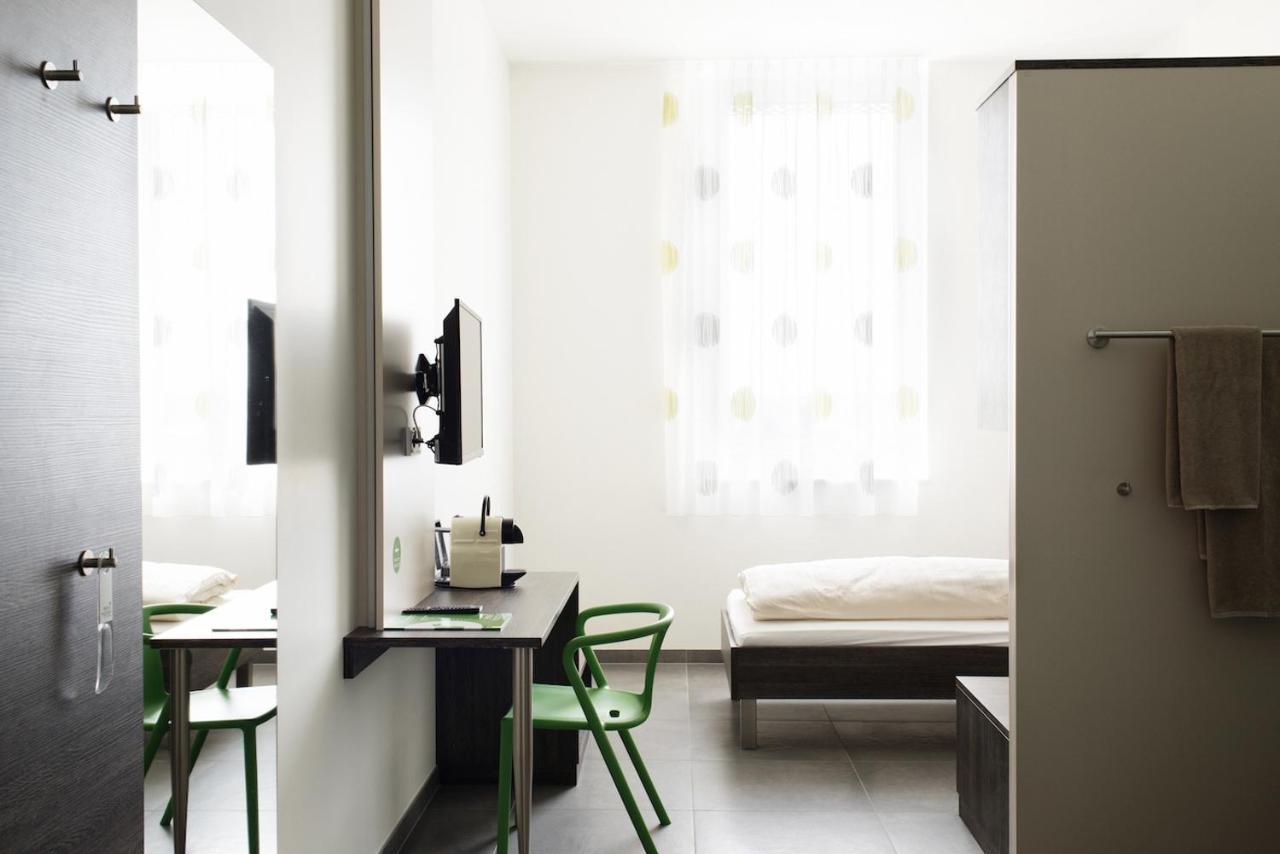 Eee Hotel Traun Luaran gambar